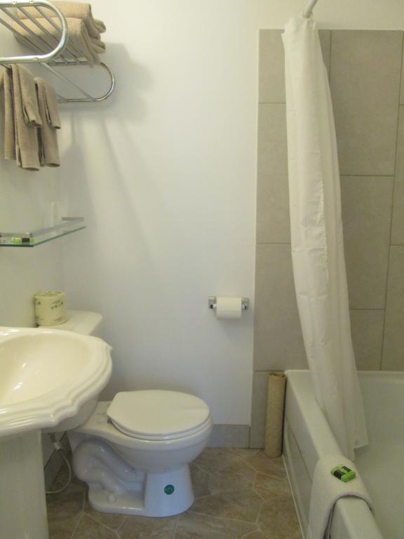 Temiskaming Shores Edgewater Motel And Campground חדר תמונה