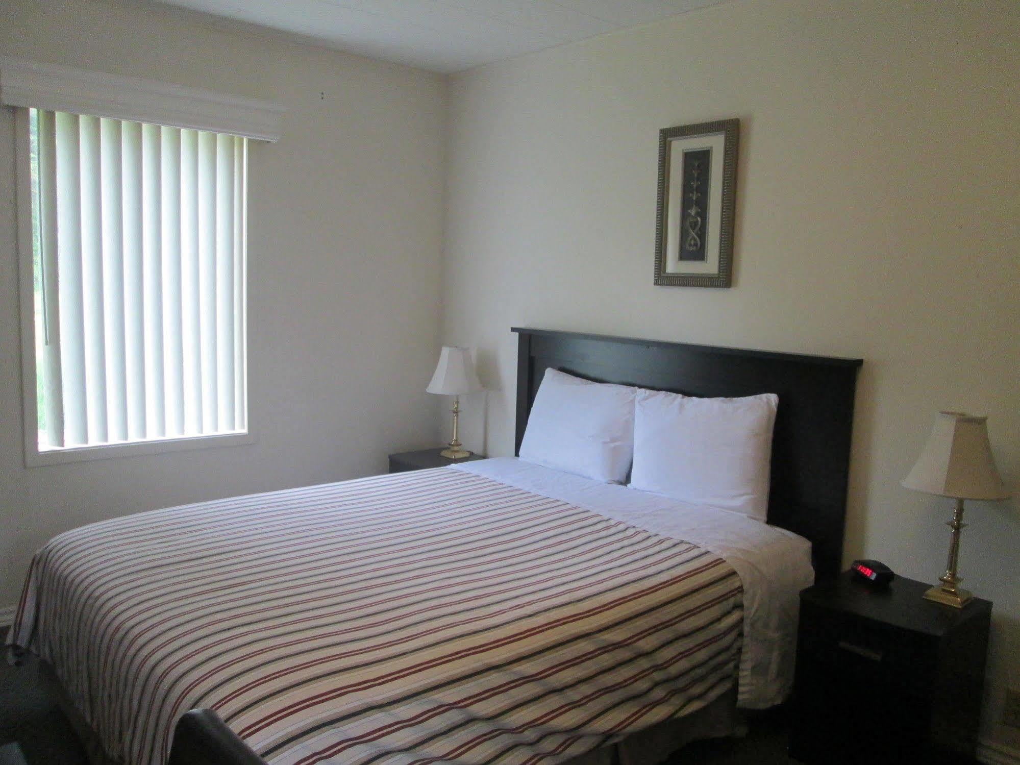 Temiskaming Shores Edgewater Motel And Campground מראה חיצוני תמונה