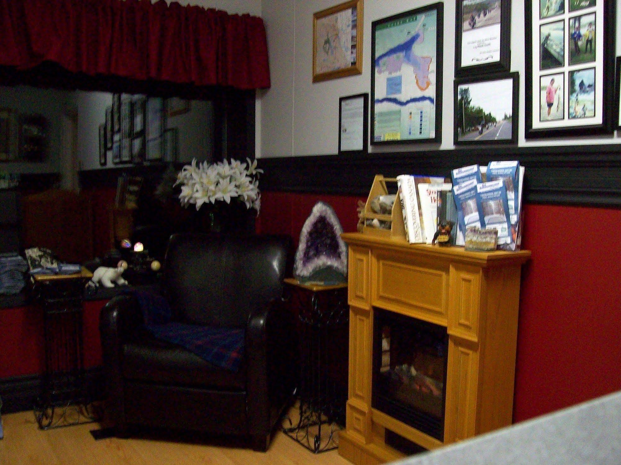Temiskaming Shores Edgewater Motel And Campground מראה חיצוני תמונה