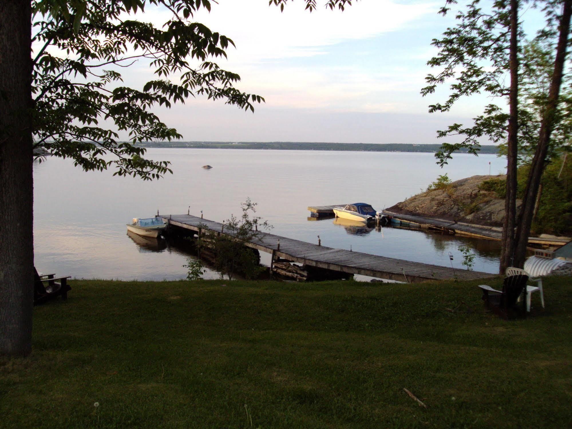 Temiskaming Shores Edgewater Motel And Campground מראה חיצוני תמונה